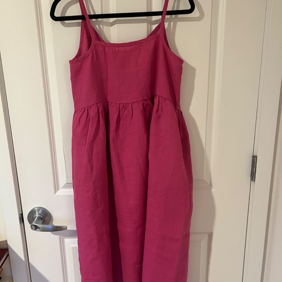 notPERFECTLINEN Sarah button slip dress in Magenta - Picture 2 of 3